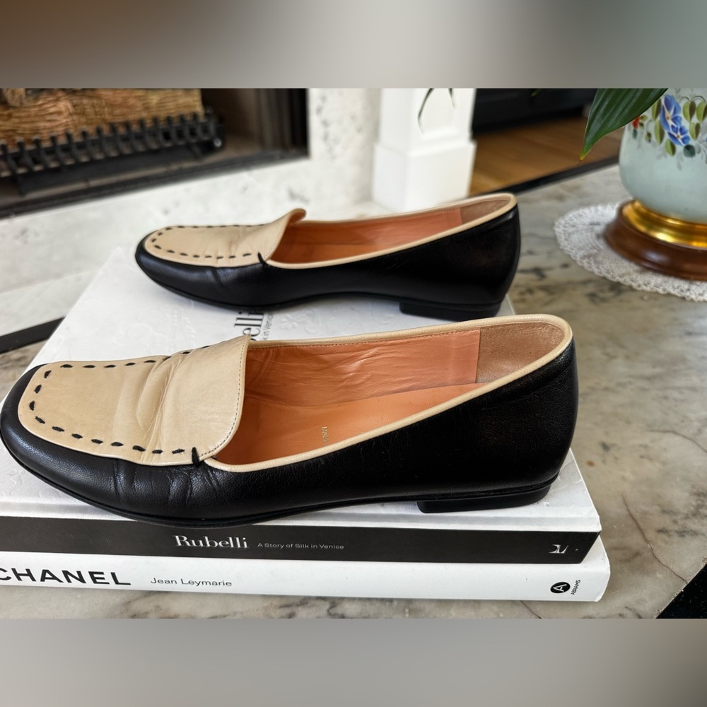 Prada two tone box toe leather loafers. Size 36 - Picture 3 of 11